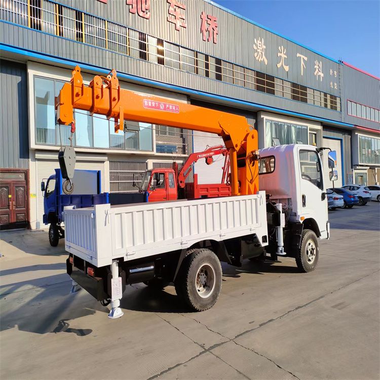 旗津区三轮随车吊定制 农用改装机自备吊中瑞长期出售